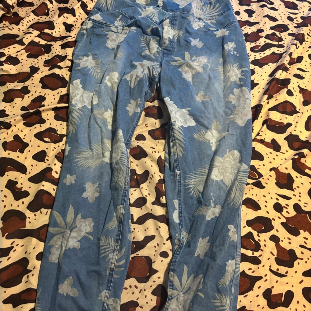 HUE Denim with White Floral Design